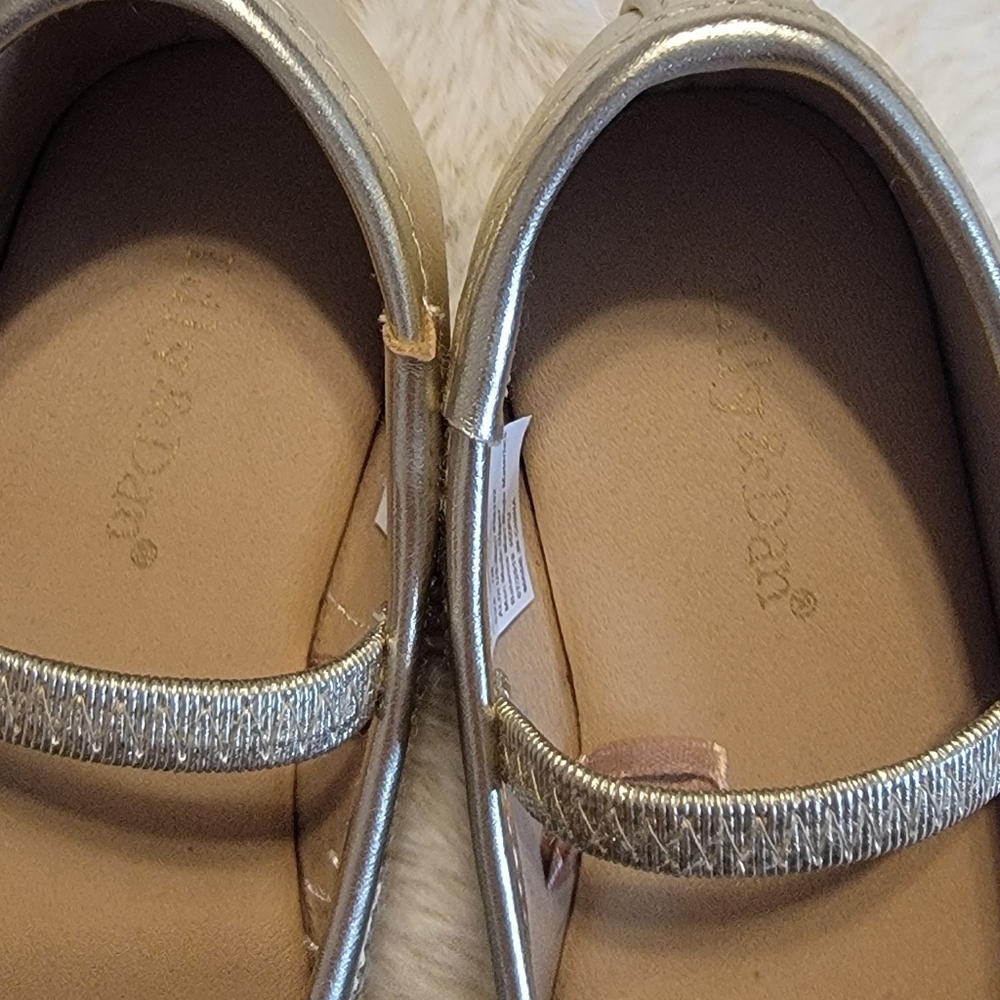 Shoes - Picture 9 of 10